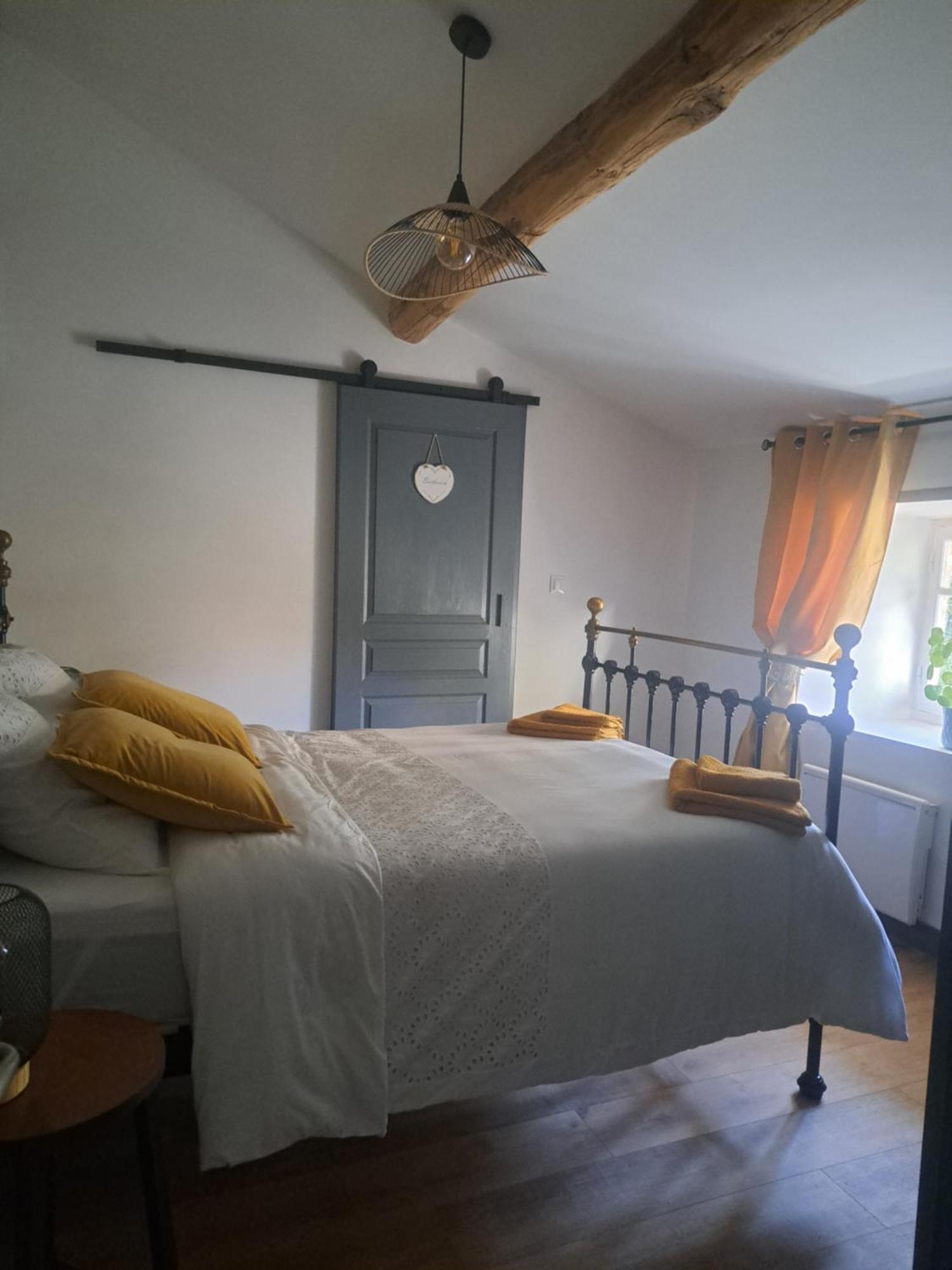 Lavallade12 Chambers D'Hotes Roussines Номер фото